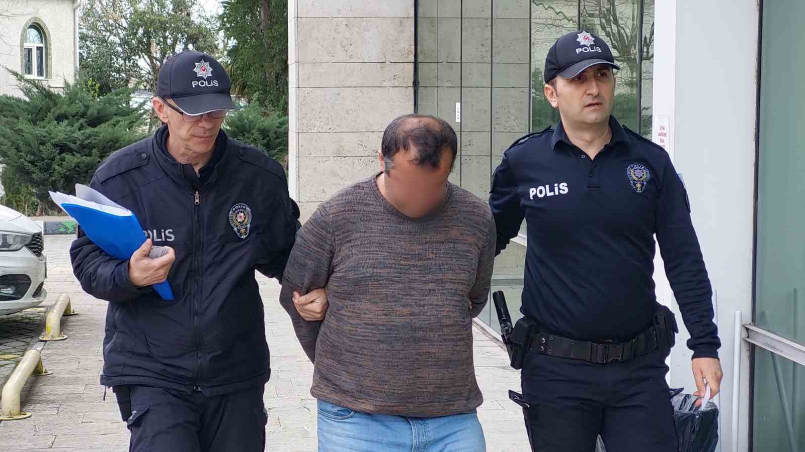 polise kafa atan sahis tutuklandi klEyOOUR
