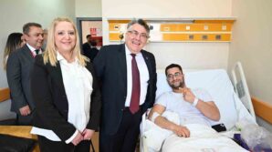 rektor ozolcerden beun hastanesine bayram ziyareti qlQeYa9n