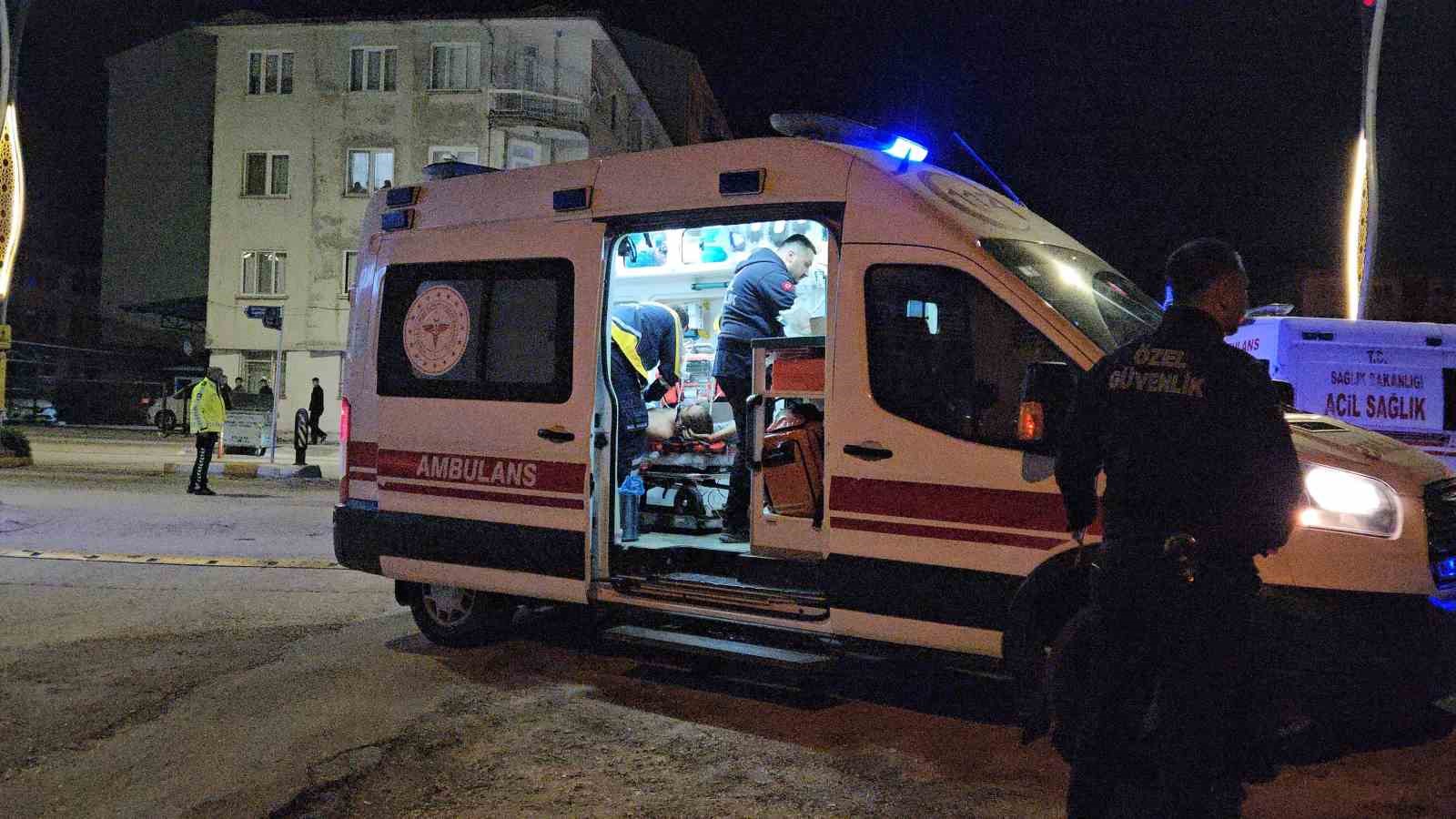 restorandaki bicakli kavgada kan akti 1 olu 3 yarali aJ6BJtLF