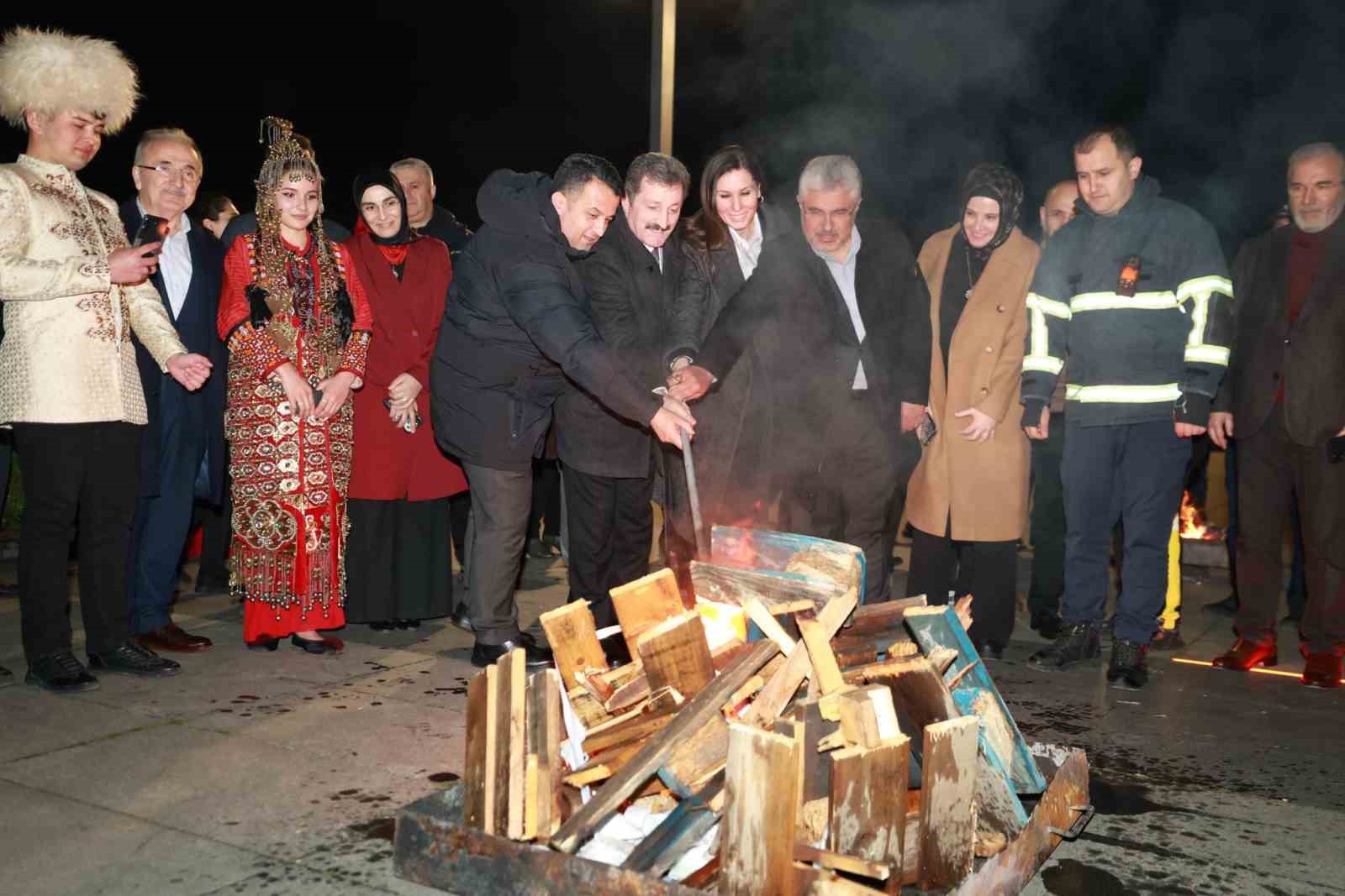 samsun protokolu nevruz atesi yakti OVkDL1CH