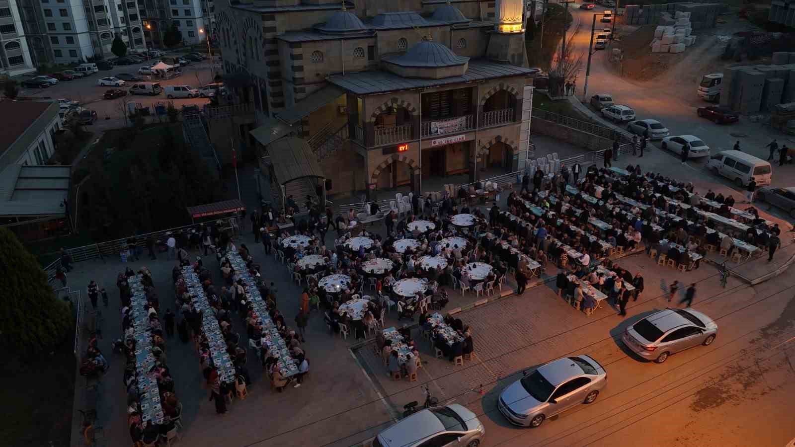 soguksu mahallesi iftar programinda bir araya geldi nV91w6kb