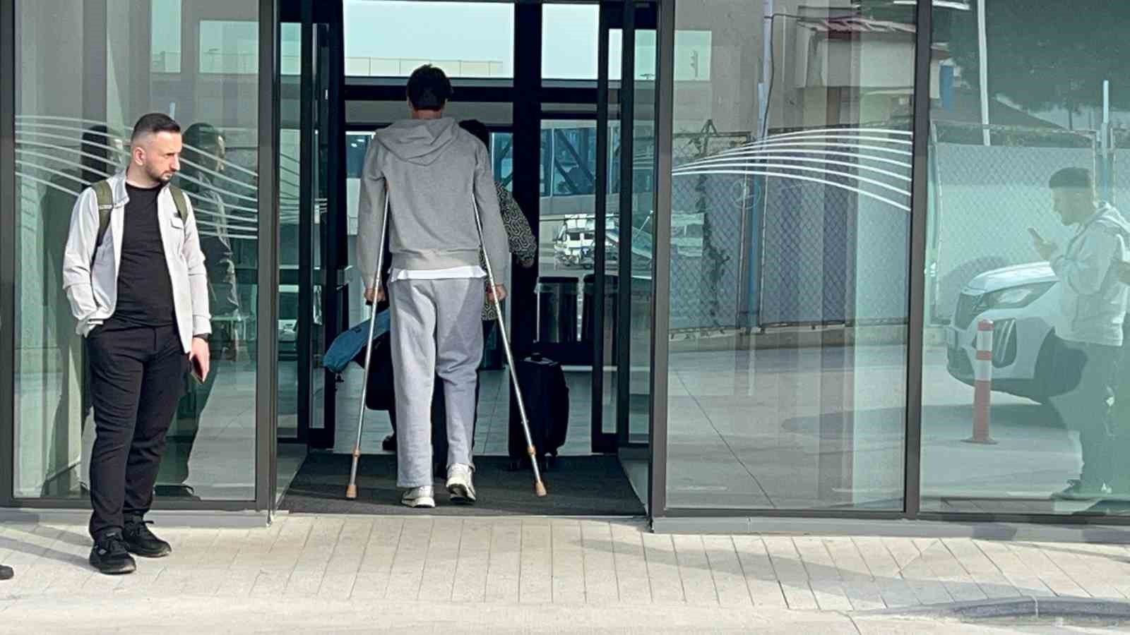 trabzonspor basaksehir maci icin istanbula gitti NdmMF6if