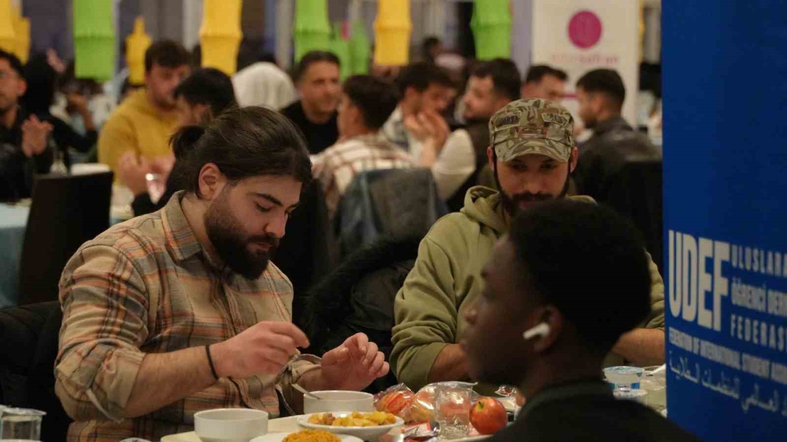uluslararasi ogrenciler iftarda bulustu Et2d77Pl