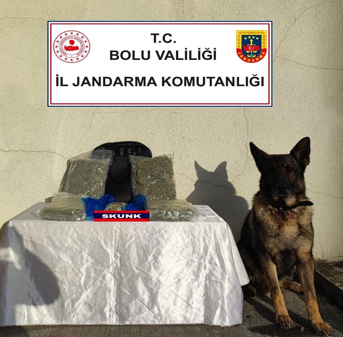 uyusturucu tacirleri otobuste yakalandi cBaRYbme