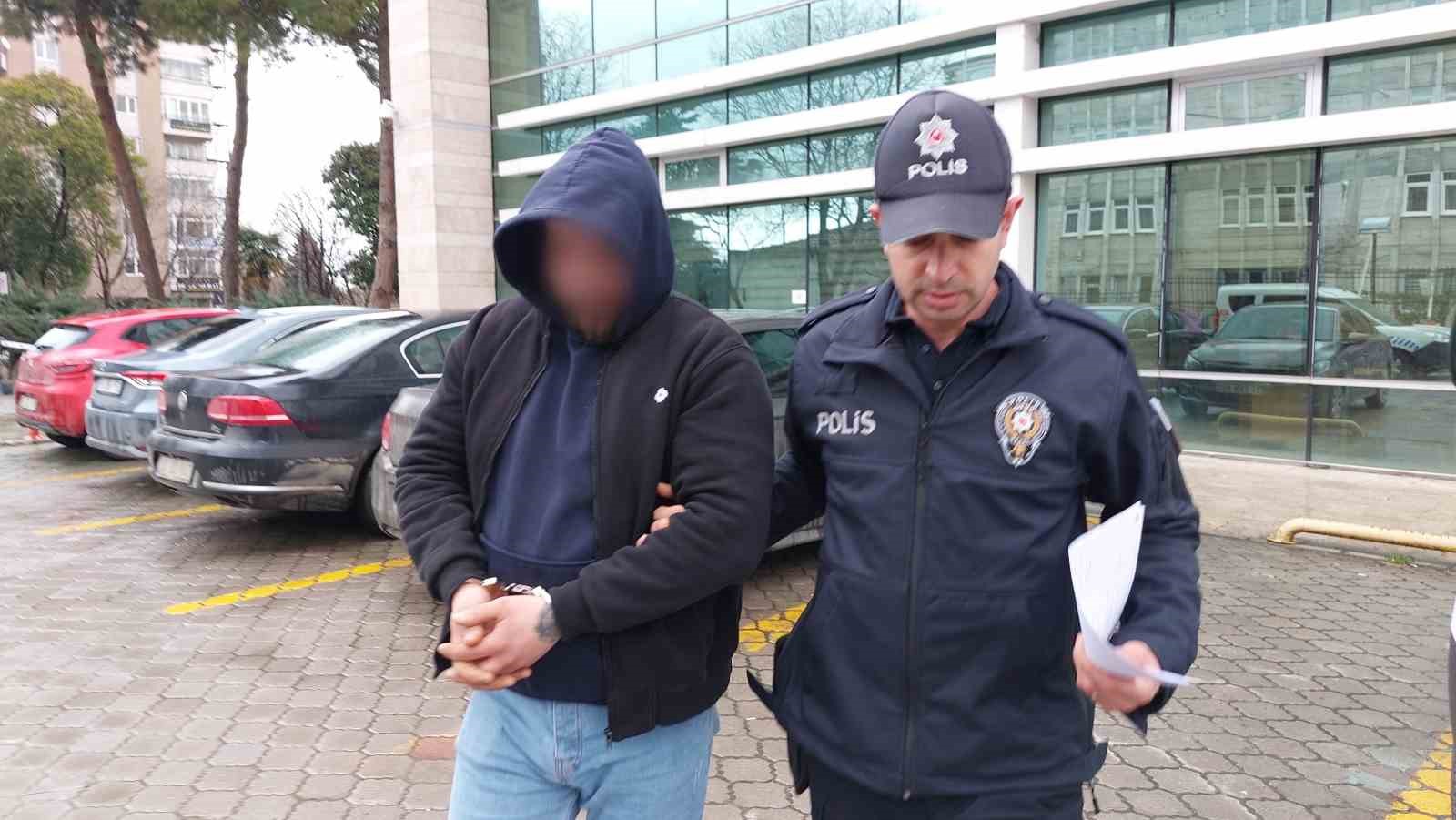 yol verme meselesinden kamyoneti kursunlayan otomobil surucusu tutuklandi tgtDGRA2
