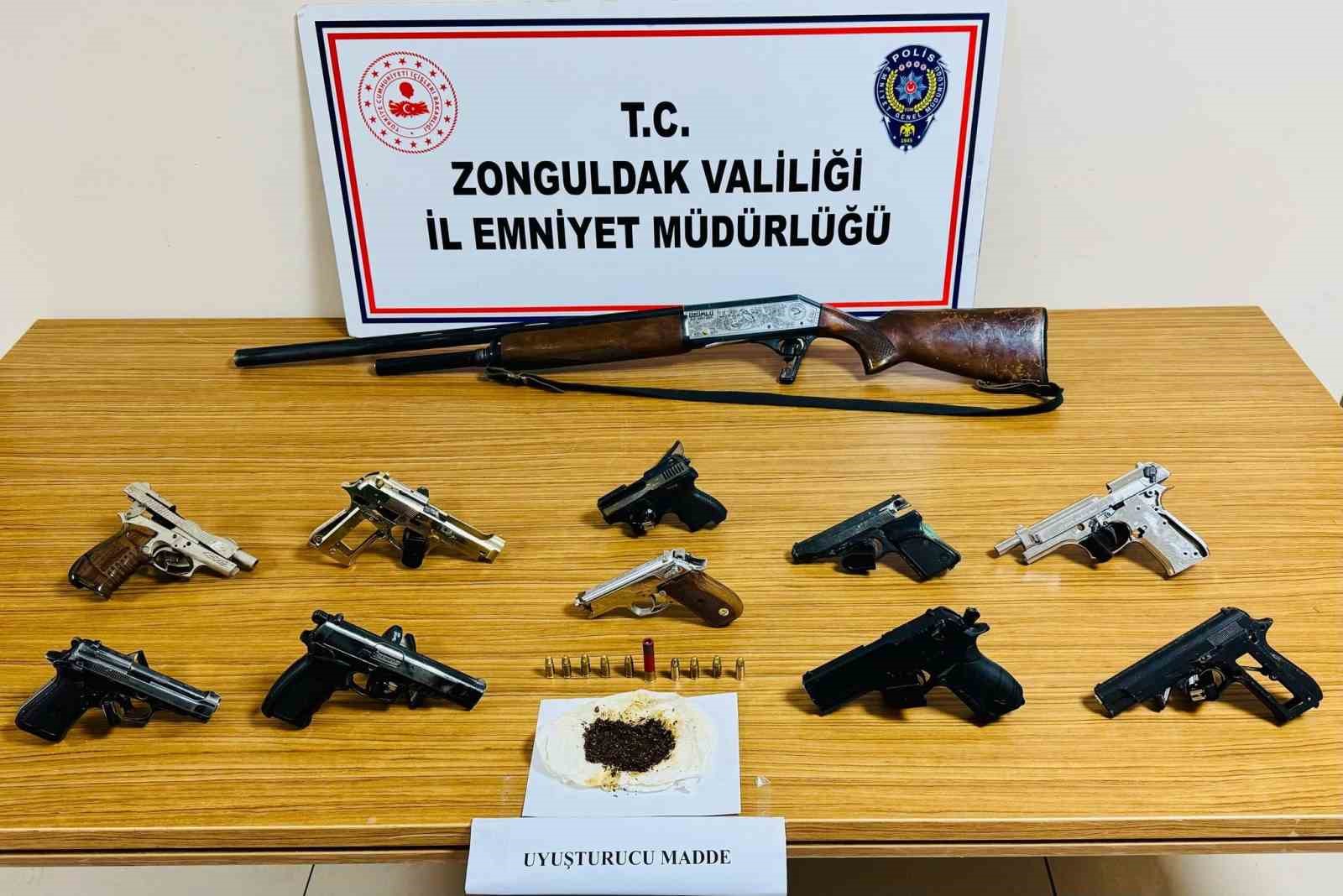 zonguldakta kacak silah operasyonunda adeta cephanelik bulundu 1 tutuklu 9dZc6cNS
