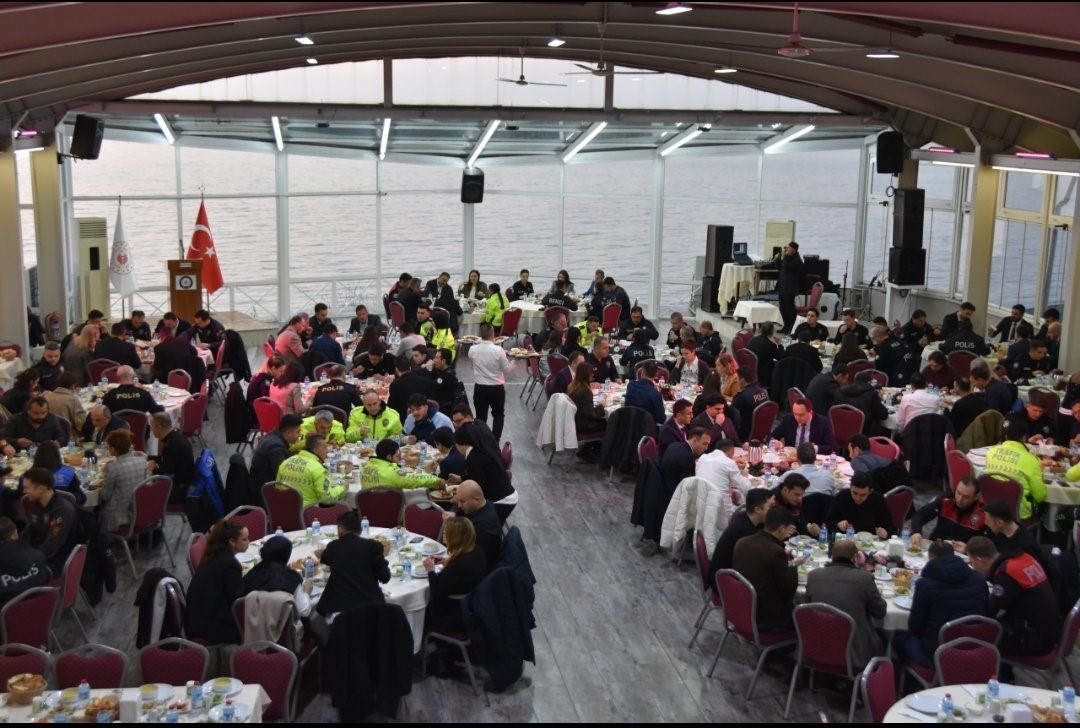 zonguldakta polisevinde iftar programi duzenlendi eW5mjvns