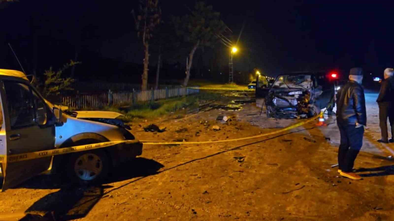 amasyada minibus ile hafif ticari arac kafa kafaya carpisti 7 yarali ZYlQ2aVs