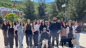 artvinde ogrenciler engelli bireylerin yasamina dokundu FWT7qqBM