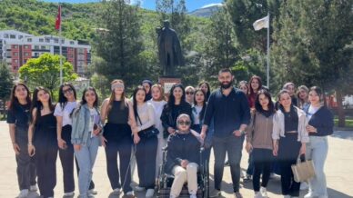 artvinde ogrenciler engelli bireylerin yasamina dokundu FWT7qqBM