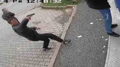 atmden para cekerken oldurulen gencin vurulma aninin guvenlik kamera goruntuleri ortaya cikti S1QcRuLy