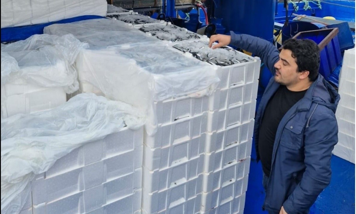 balik sezonunda ineboludan 2 milyon 965 bin ton balik karaya cikartildi AtCXGrFm