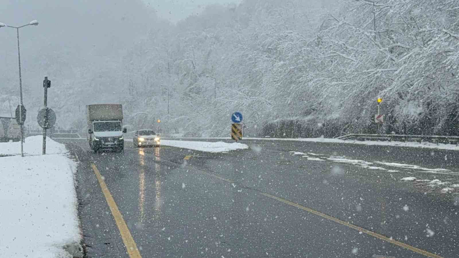 bir taraf gunluk guneslik bir tarafta yogun kar wiTYhaU3