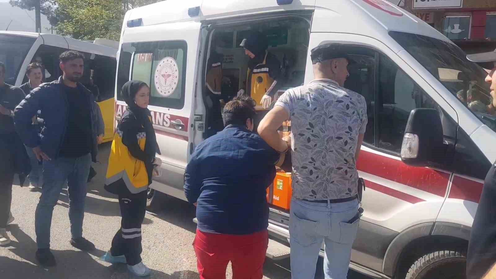 birbirlerine tas duba ve bicakla saldirdilar kavga ani kamerada cAQ9uNPj