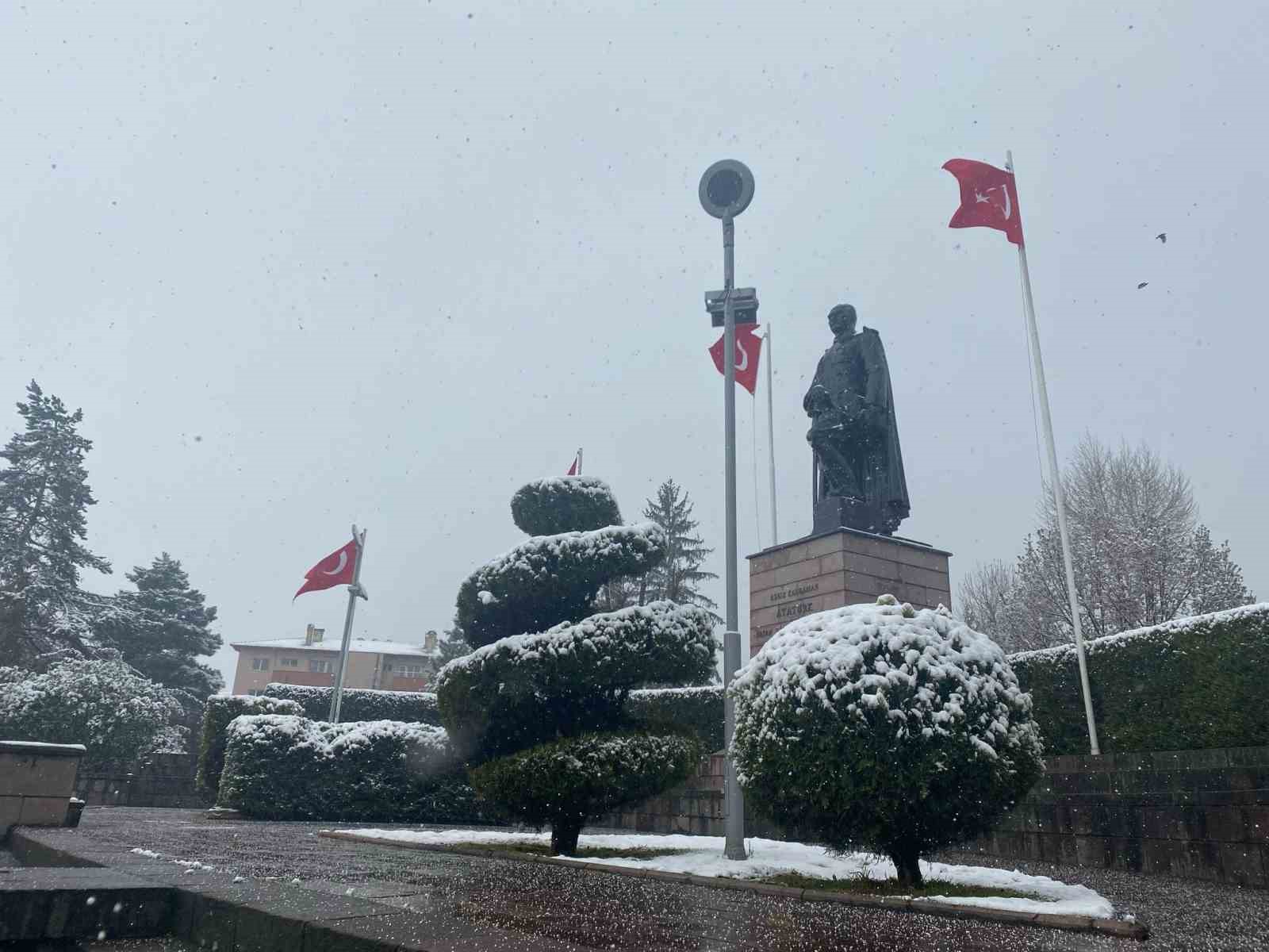 bolu nisan ayinda beyaza burundu KGh4Lh98