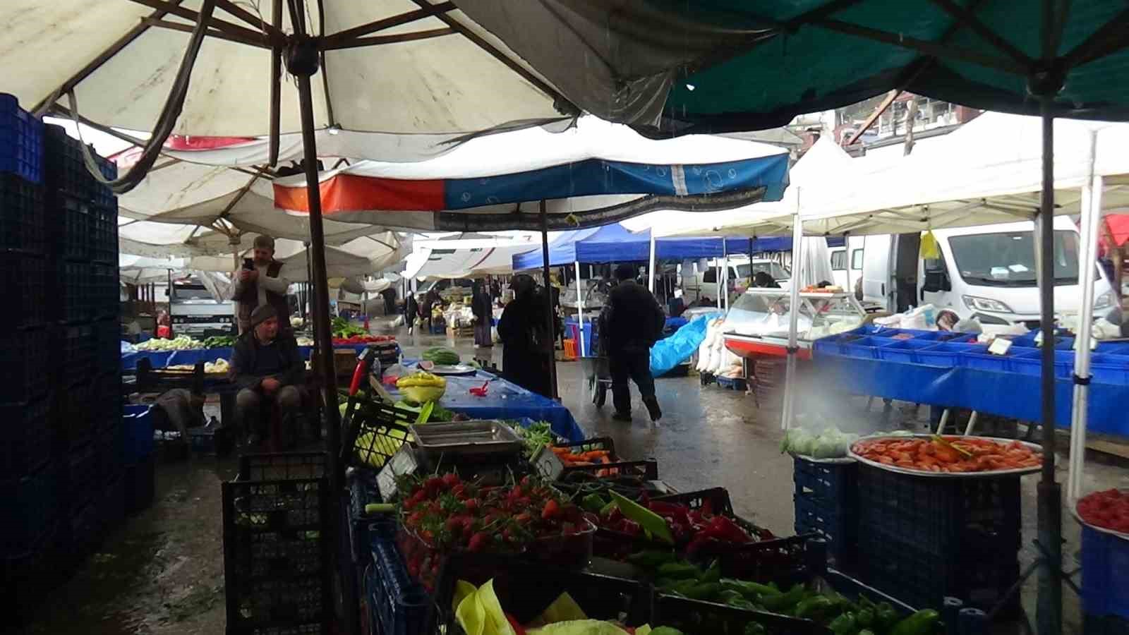 boluda aniden bastiran yagmur hayati olumsuz etkiledi U5gkR3Aa