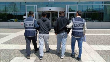 boluda motosiklet hirsizligi suphelisi 2 kisi yakalandi 8zPv8TF3