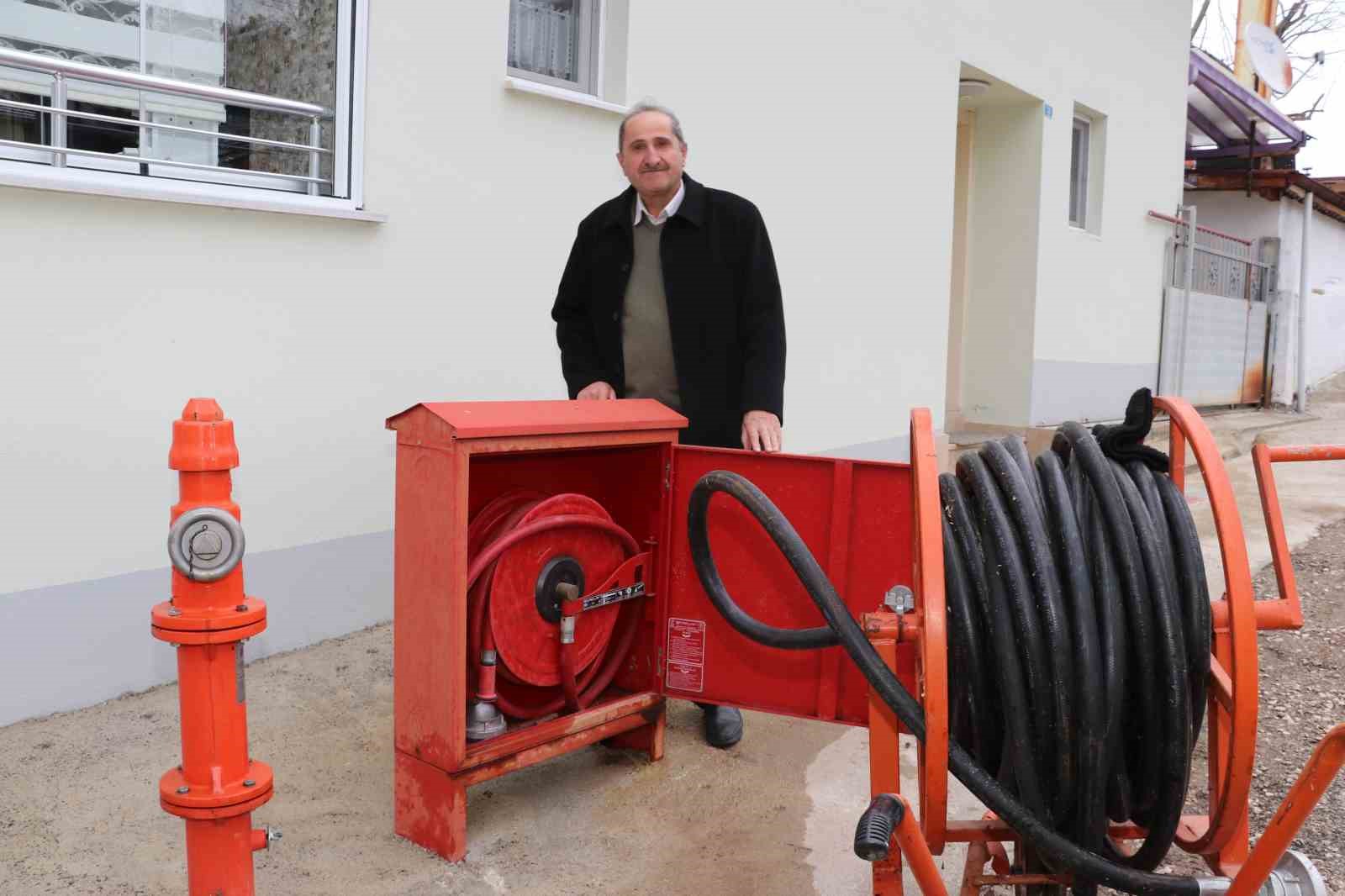 bu koyde her sokakta yangin vanasi var byTObIDe