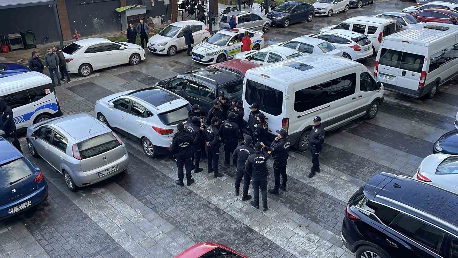 cesedi ormanlik alanda yanmis halde bulunan isci cinayeti davasinda karar divZEneS