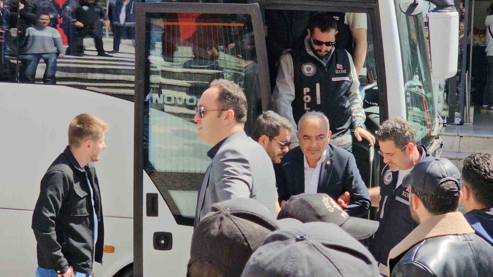 chpli eski belediye baskani usulsuzluk sorusturmasinda adliyede Gf6XLVFp