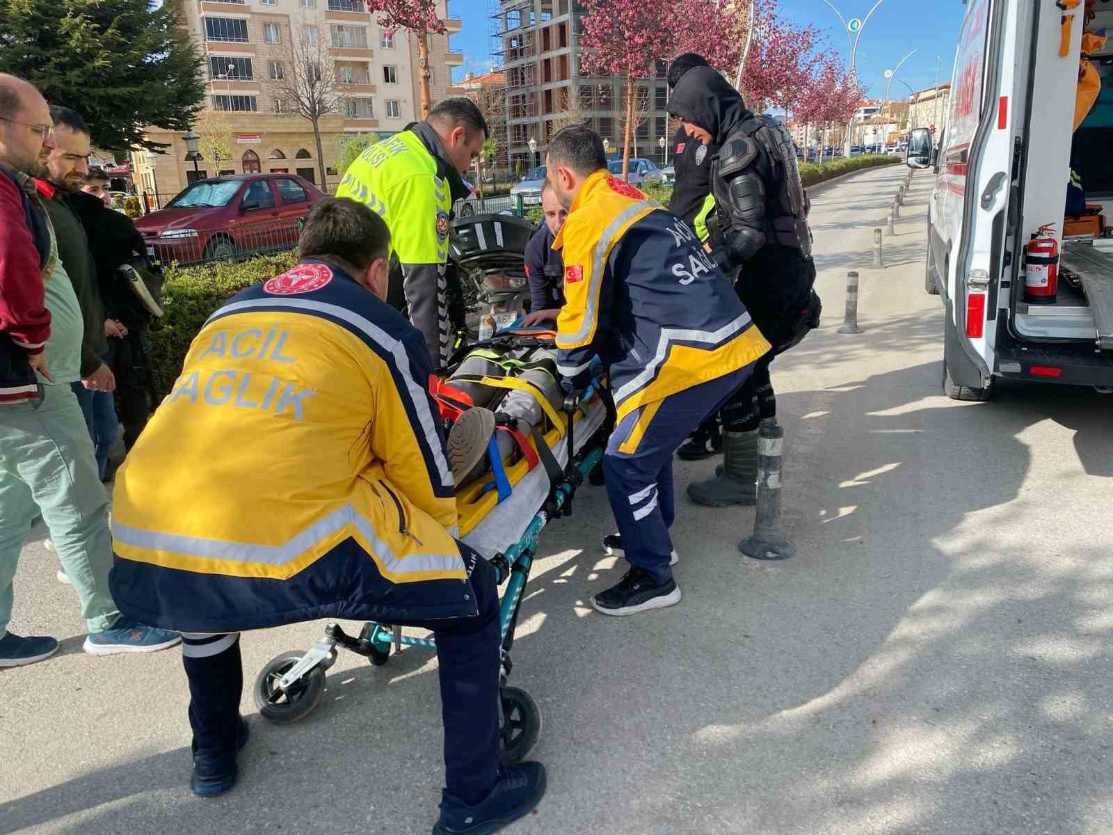 corumda otomobil ile motosiklet carpisti 1 yarali