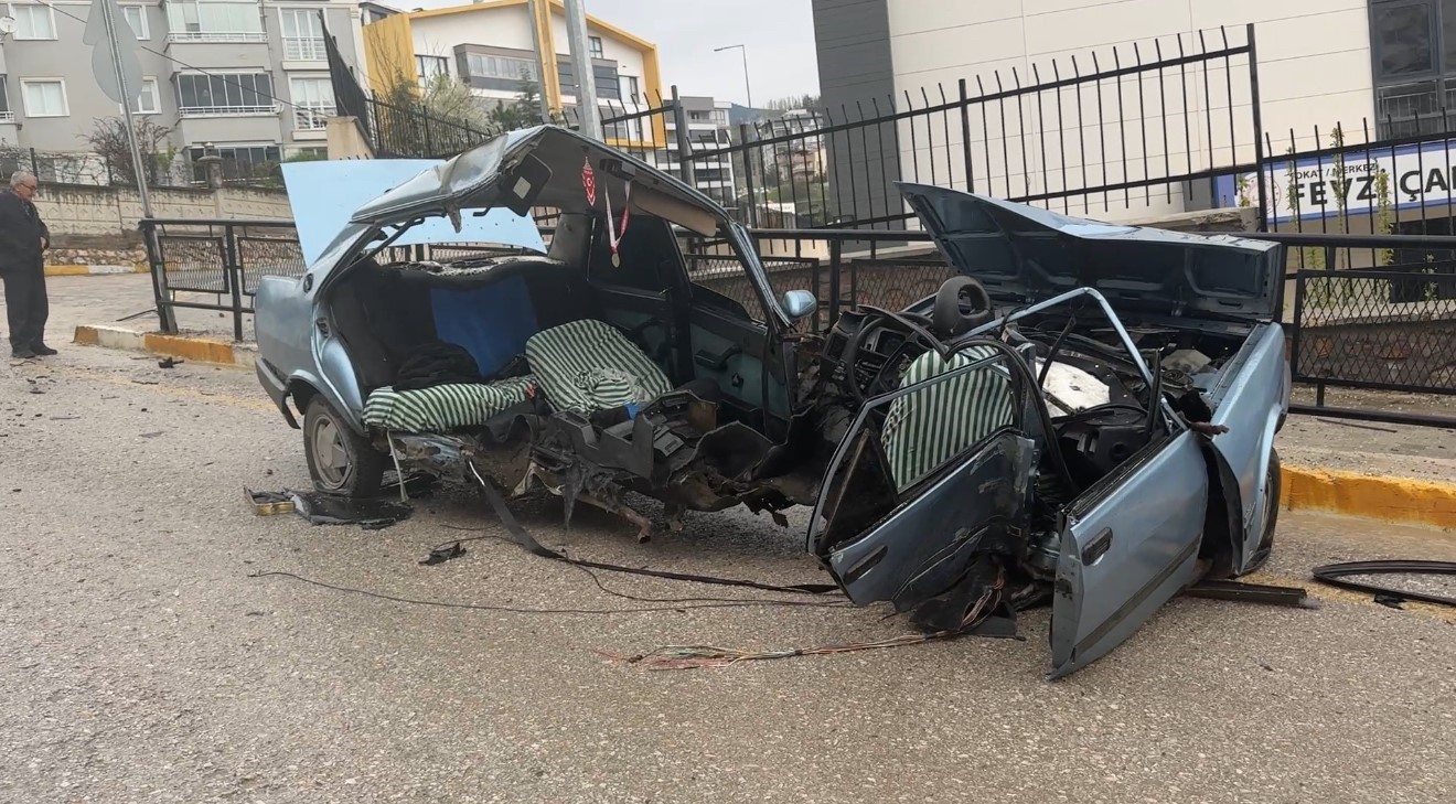 demir korkuluga carpan fiat tofas ikiye ayrildi VBhDOWjD