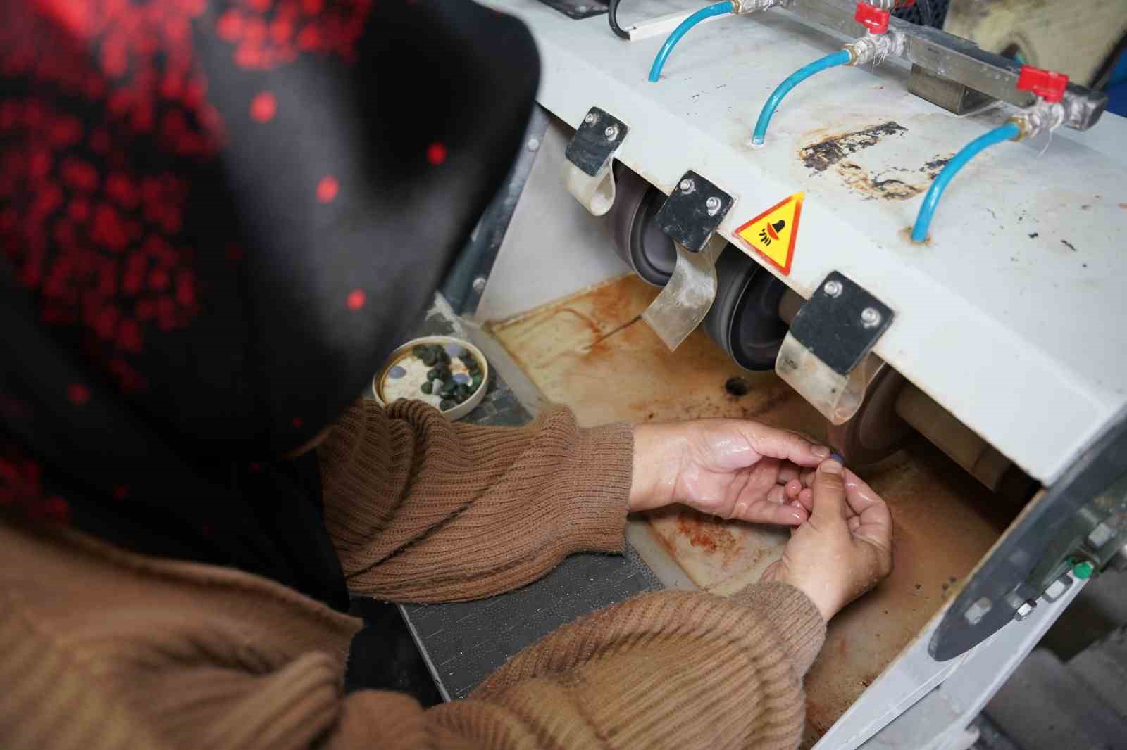 dogadaki taslar tokatli kadinlarin ellerinde sanata donusuyor BcKlsOuR
