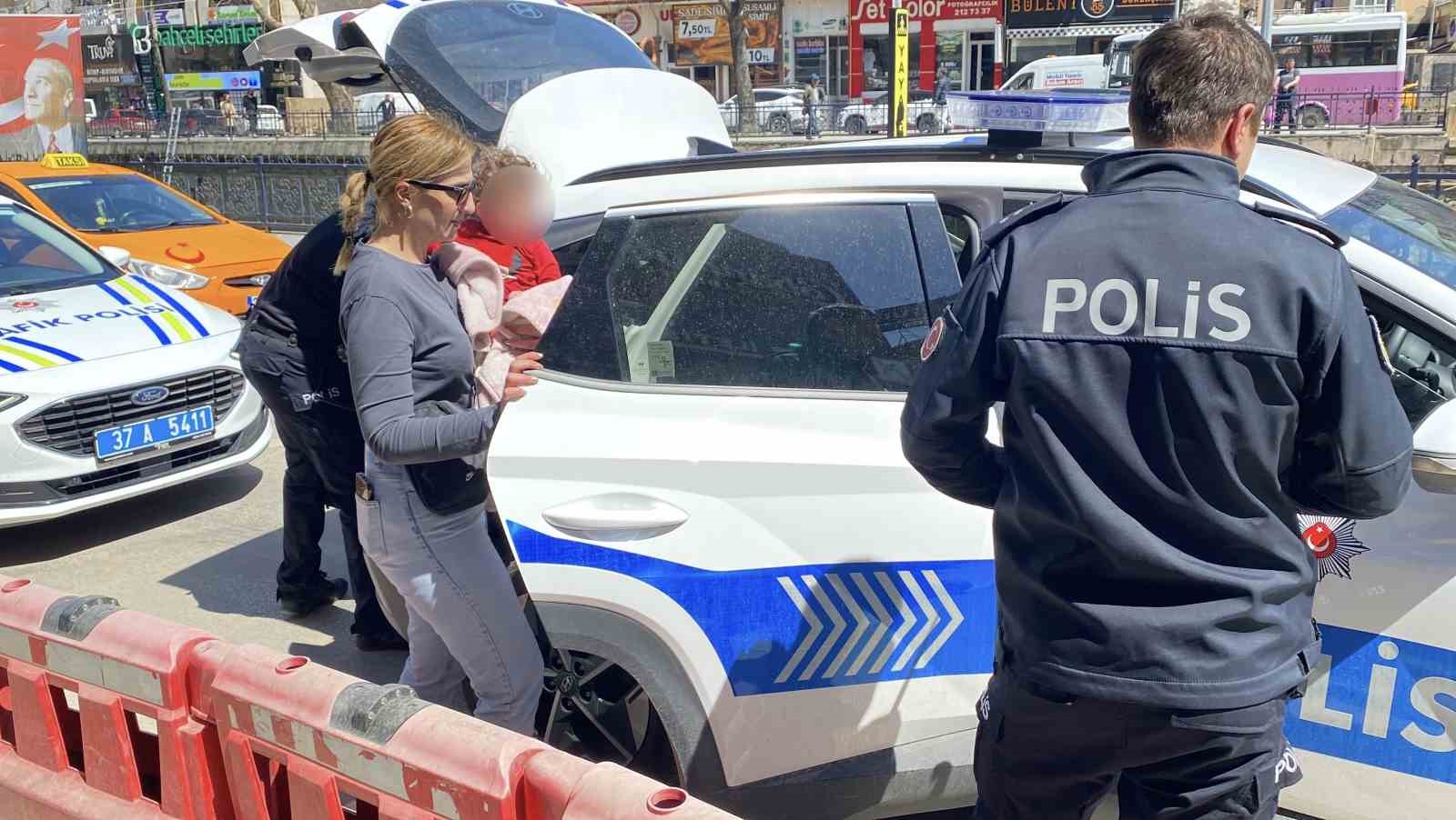 evinde cesedi bulunan hamile kadinin kocasi sehir meydaninda yururken yakalandi znb16fkX