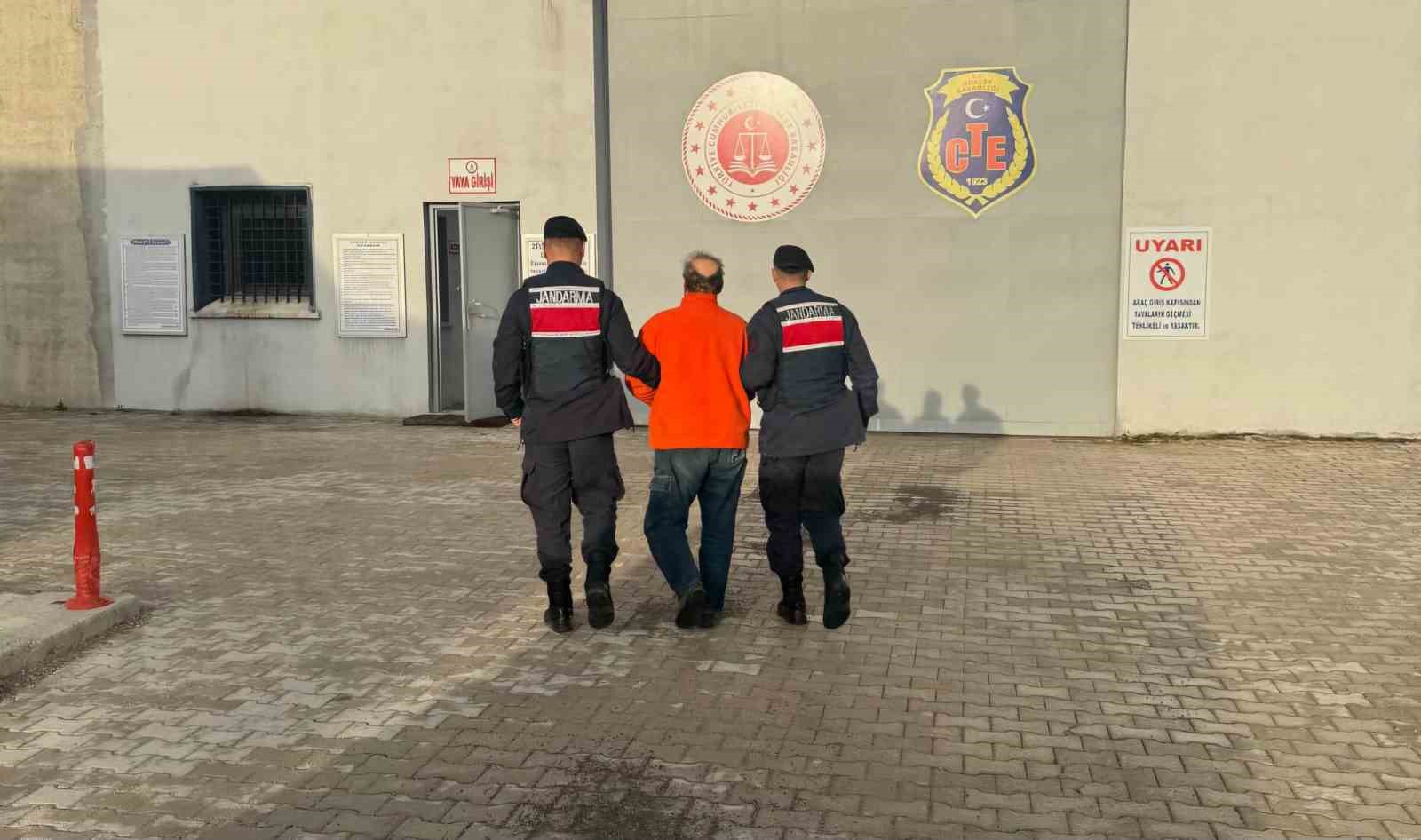 fetoden 6 yil 3 ay hapis cezasi bulunan orgut uyesi yakalandi ZpA3n9Be