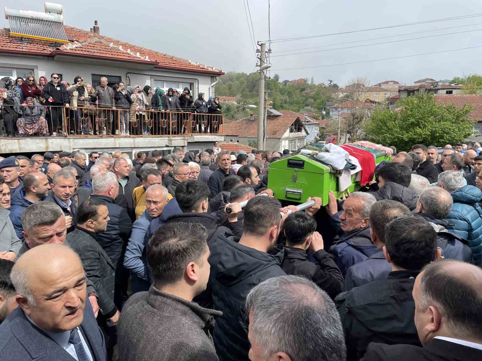 giselerdeki feci kazada hayatini kaybeden ogretmen son yolculuguna ugurlandi 4685M3Wu