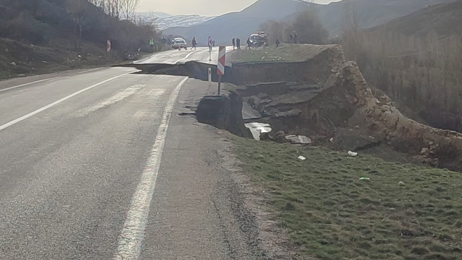 gumushane erzincan karayolunda heyelan wTbJ6eDV