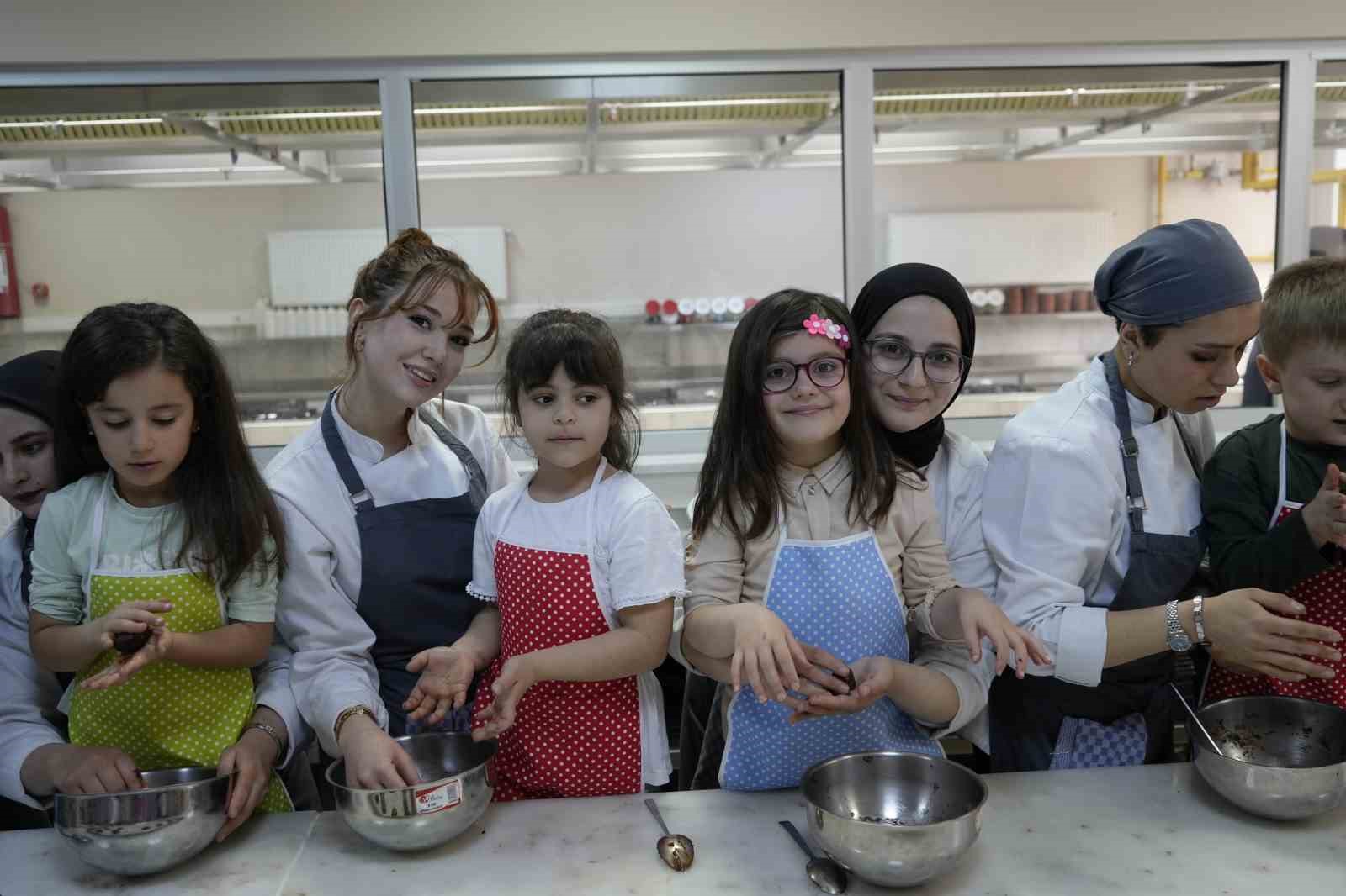 gumushanede anaokulu ogrencileri 23 nisanda asci oldu MWJuk58a