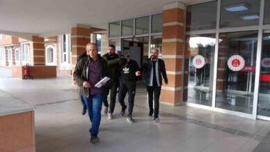 gurultu uzerine kapiya cikan komsusunu olduren sanik muebbet hapis cezasina carptirildi nGzveFRb