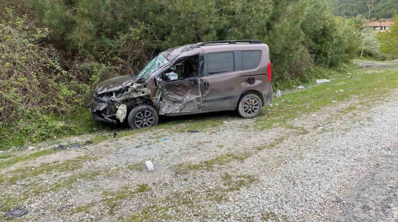 kamyon ile hafif ticari arac carpisti 5 yarali mHbd3rS4