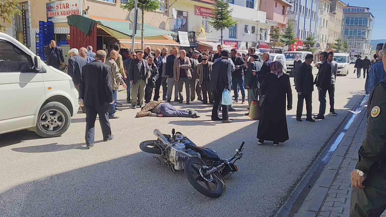 karabukte motosiklet yayaya carpti 2 yarali 4jaVSJBR