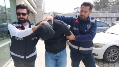 karisini olduren dayisinin yaninda bulunan genc adliyeye sevk edildi 9W1634ts