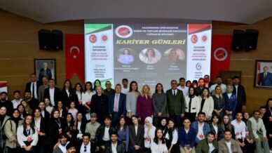 kastamonu universitesinde is dunyasi ve ogrenciler bulustu PwD2RQ8K