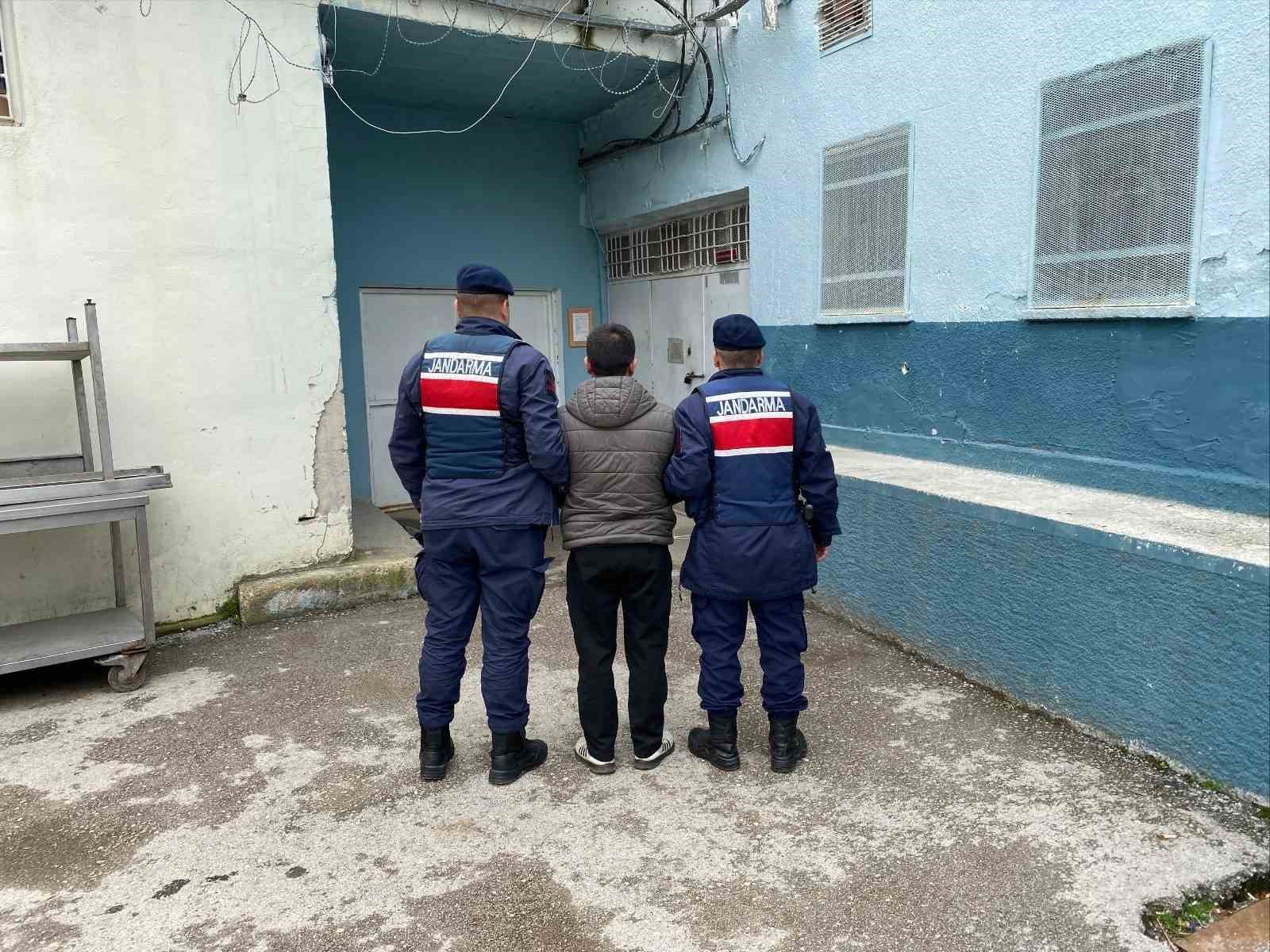 kastamonuda dolandiricilik sucundan aranan sahis yakalandi hAgQYb39