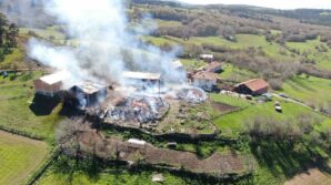 kastamonuda elektrik panosu patladi 3 ev ve 3 ahir kule dondu CzSdIG3u