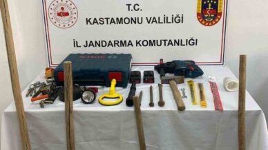 kastamonuda izinsiz kazi yapan sahislara jandarmadan sucustu XEO5QiIc