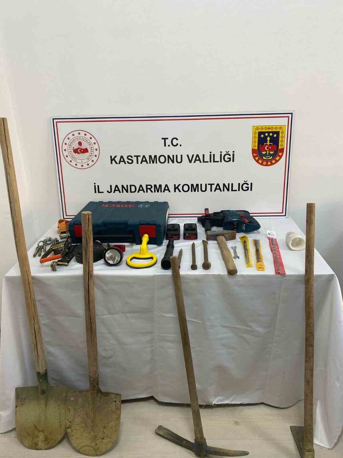 kastamonuda izinsiz kazi yapan sahislara jandarmadan sucustu XEO5QiIc