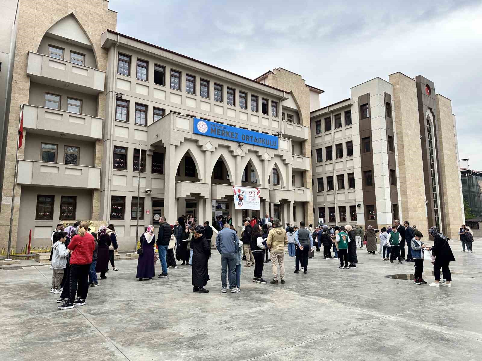 kastamonuda ogrencilerin bursluluk sinavi heyecani MWZVsAfV