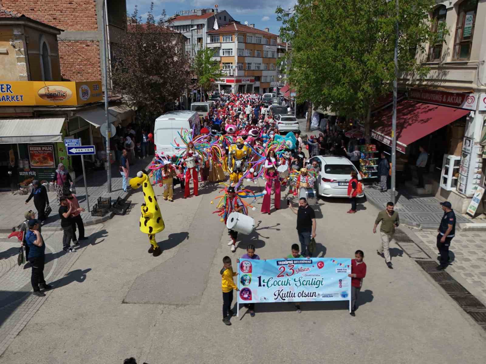kastamonuda uluslararasi cocuk senligi renkli goruntulere sahne oldu wRUdCQvV