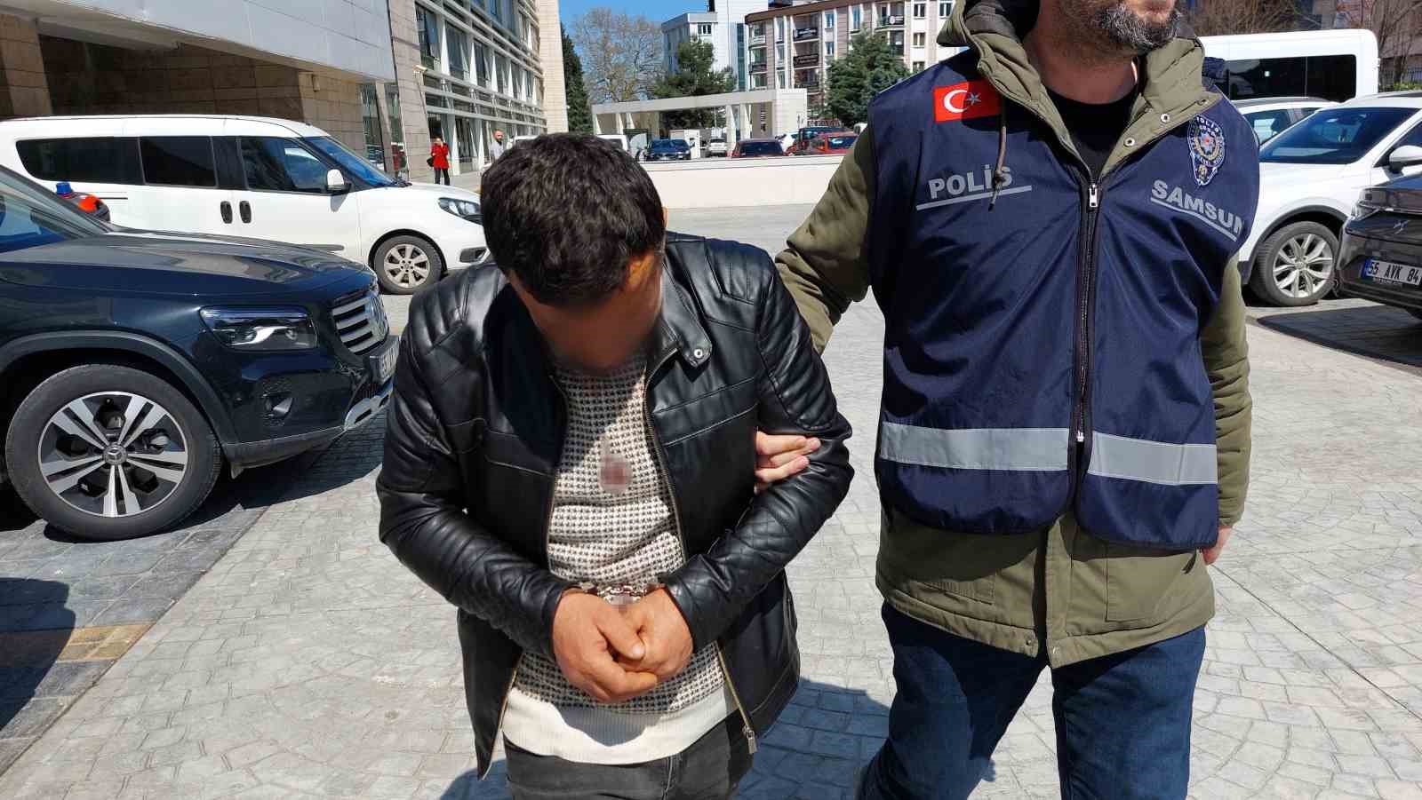 kizini bicaklayan baba tutuklandi X9k67mZg