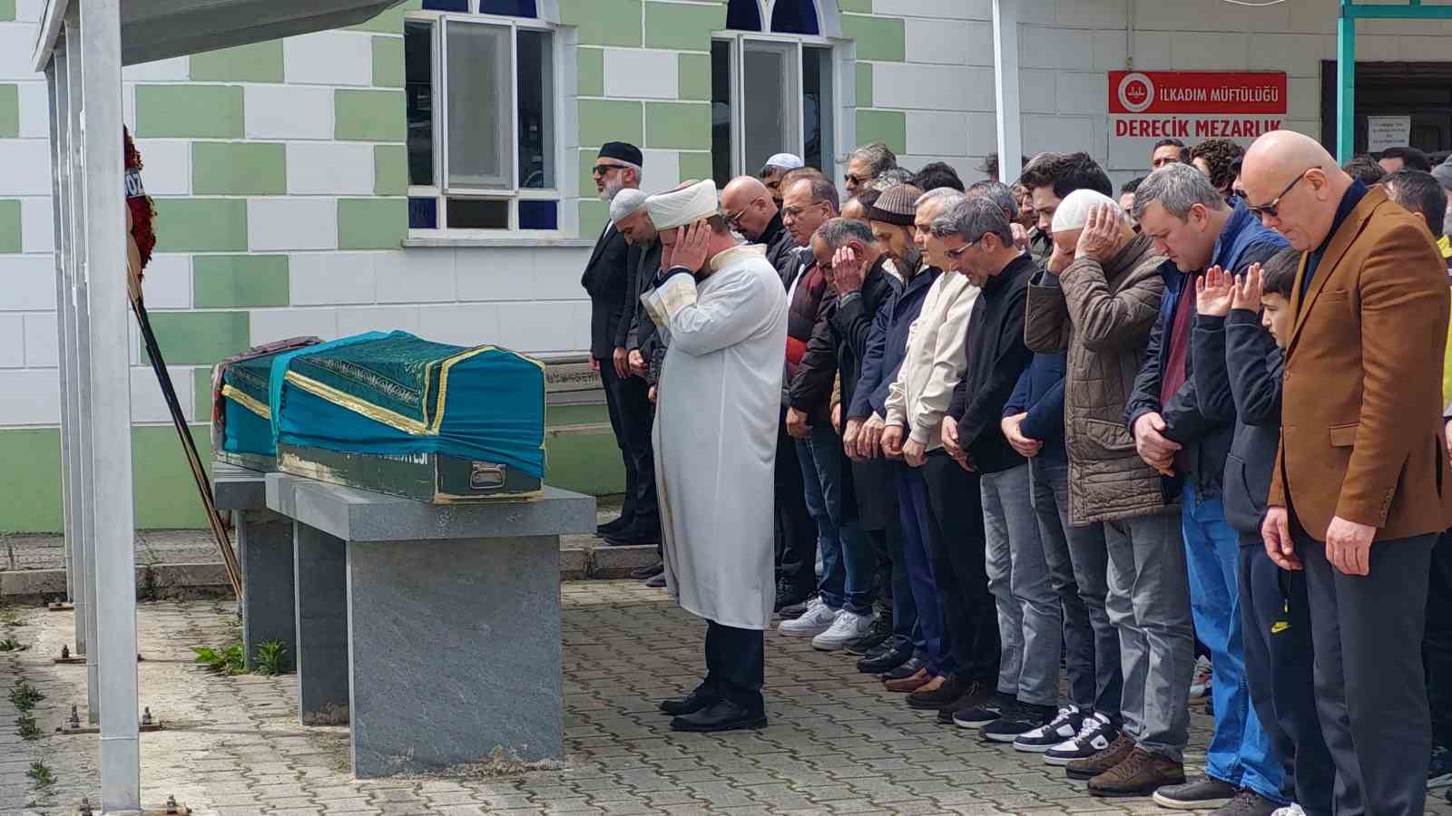 kocasinin sokak ortasinda oldurdugu 3 cocuk annesi kadin topraga verildi efr3b89i