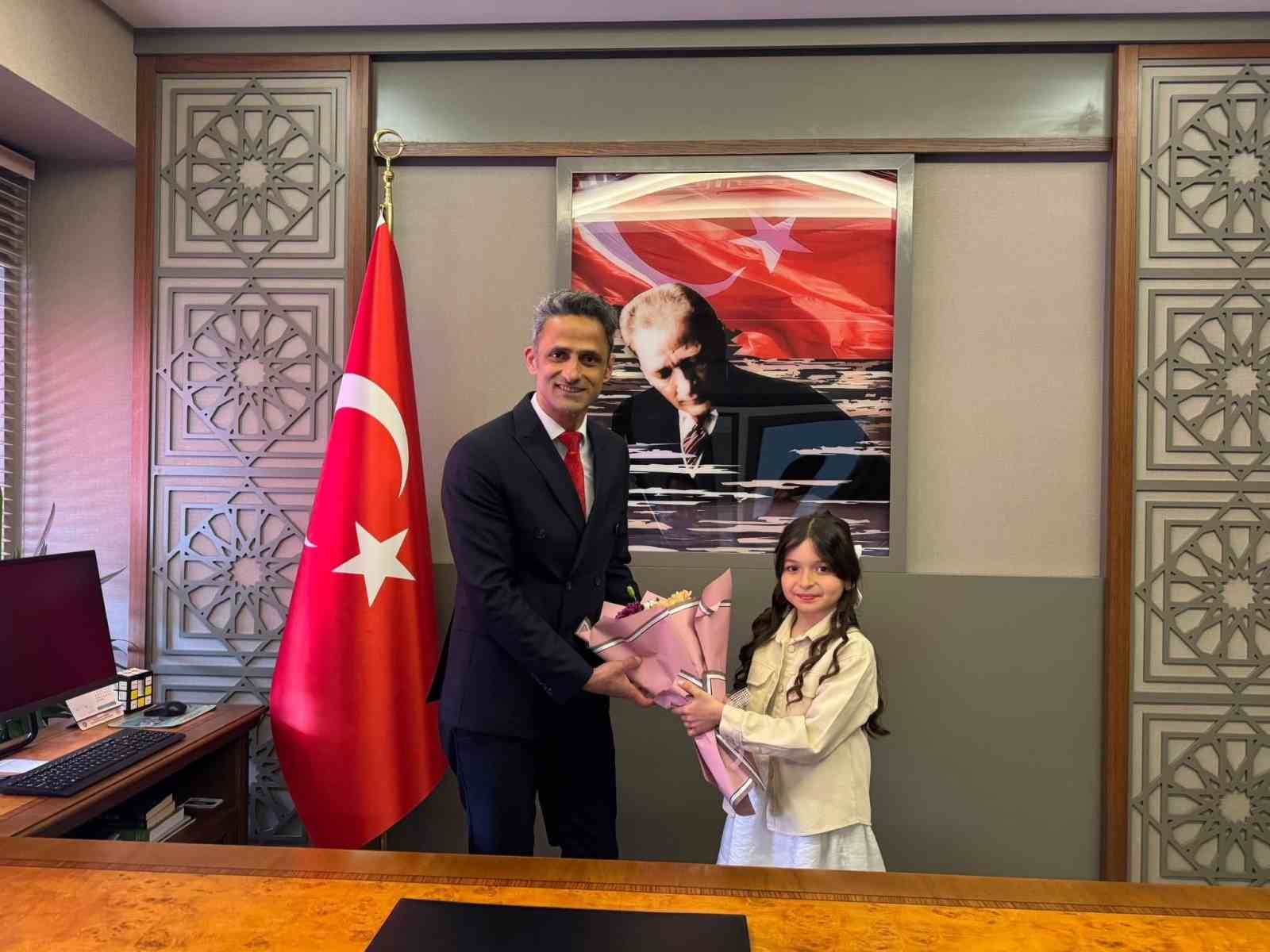 kucuk kaymakam duru ozer gorev basinda Pq3VnEjC