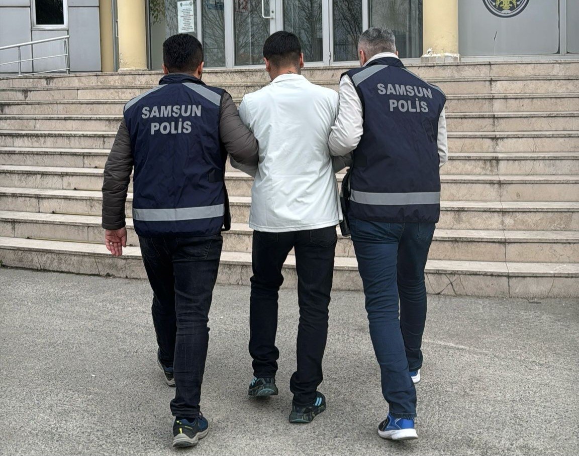 mezarlikta 5 kisiyi silahla yaralayan 17 yasindaki cocuk teslim oldu htcOZpb3