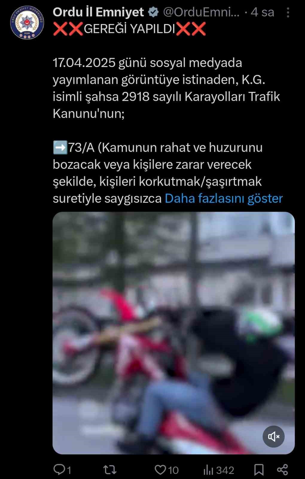 motosikleti ile trafigi tehlikeye dusuren surucunun ehliyetine el konuldu