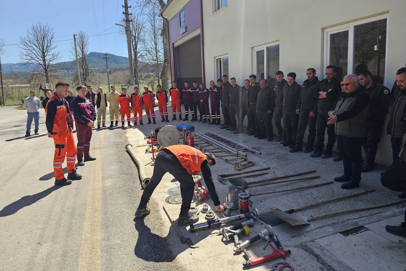 mudurnuda orman yanginina karsi tatbikatli egitim wyR3Avbe