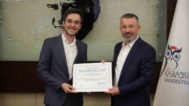rektor kirisiktan anatomi alanininda turkiye birinciligi kazanan akademisyene odul BGR79Alt